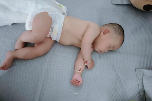 潜江孕妇显怀早的原因